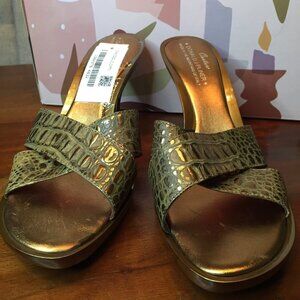 Donald J. Pliner Gold Couture Slide Mule Metallic Gold Sandals NWT